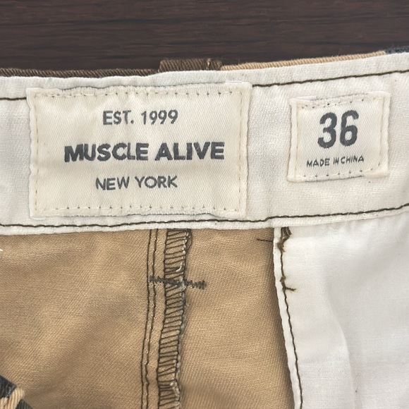 MUSCLE ALIVE NEW YORK CARGO SHORTS CAMO SIZE 36 - Picture 2 of 7